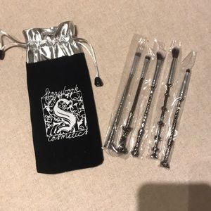 Storybook cosmetic brushes